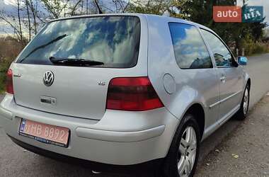 Хэтчбек Volkswagen Golf 2002 в  фото 10 Хэтчбек Volkswagen Golf 2002 в
