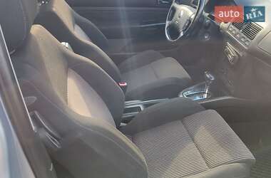 Хэтчбек Volkswagen Golf 2002 в  фото 19 Хэтчбек Volkswagen Golf 2002 в