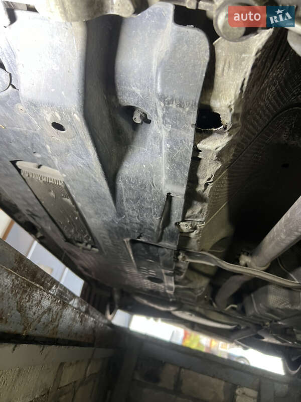 Хетчбек Volkswagen Golf 2004 в Дніпрі