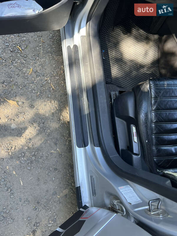 Хетчбек Volkswagen Golf 2004 в Дніпрі