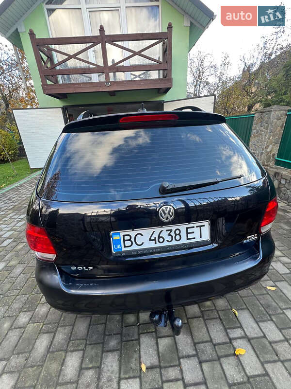Универсал Volkswagen Golf 2010 в Львове