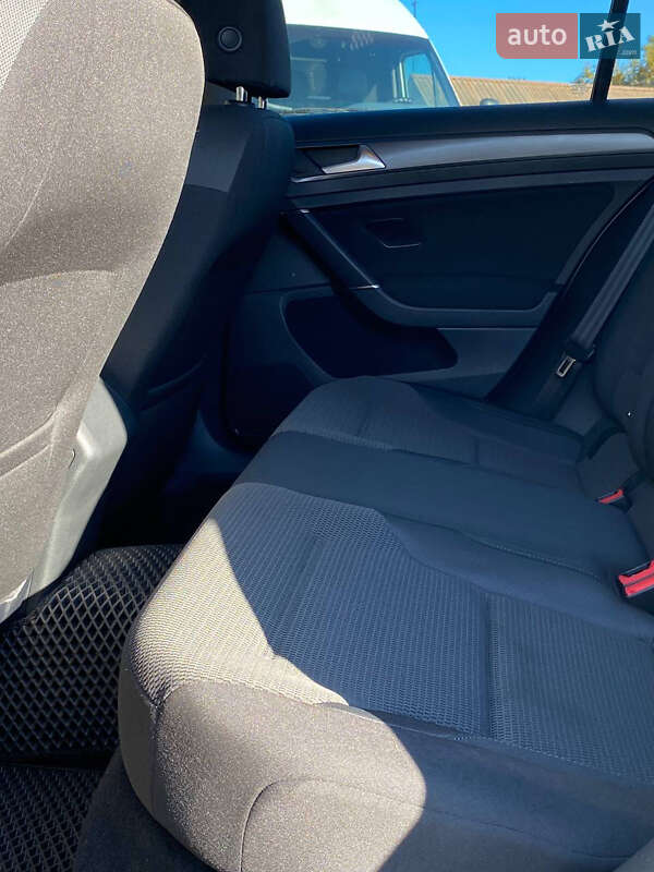 Хетчбек Volkswagen Golf 2018 в Кривому Розі