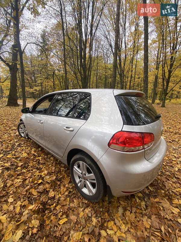 Хэтчбек Volkswagen Golf 2012 в Любешове