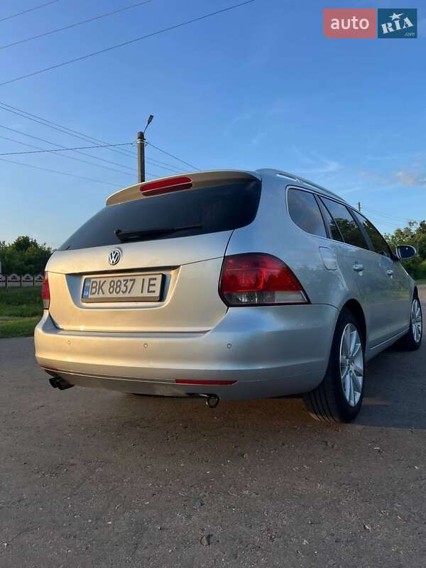 Универсал Volkswagen Golf 2009 в 