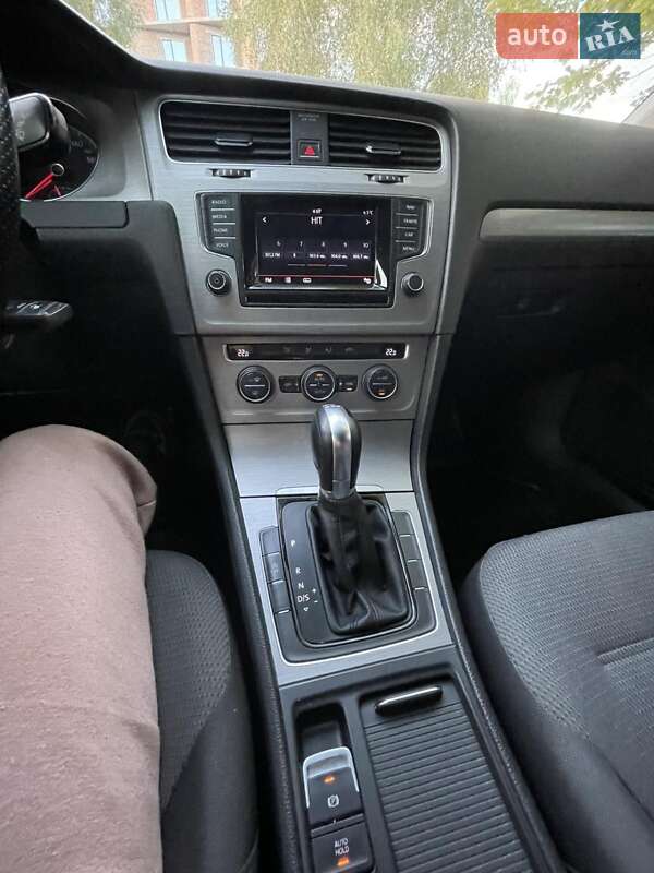 Универсал Volkswagen Golf 2014 в Хмельницком