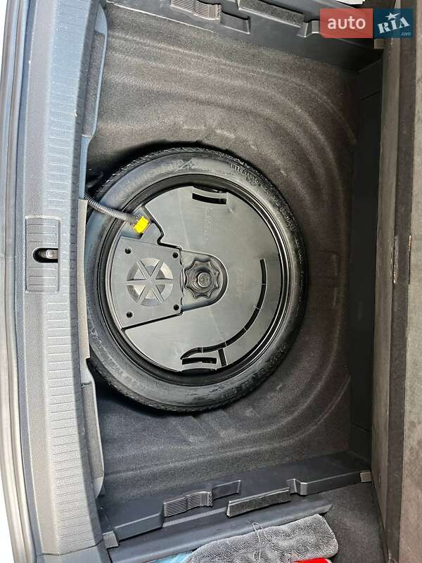 Универсал Volkswagen Golf 2016 в Киеве