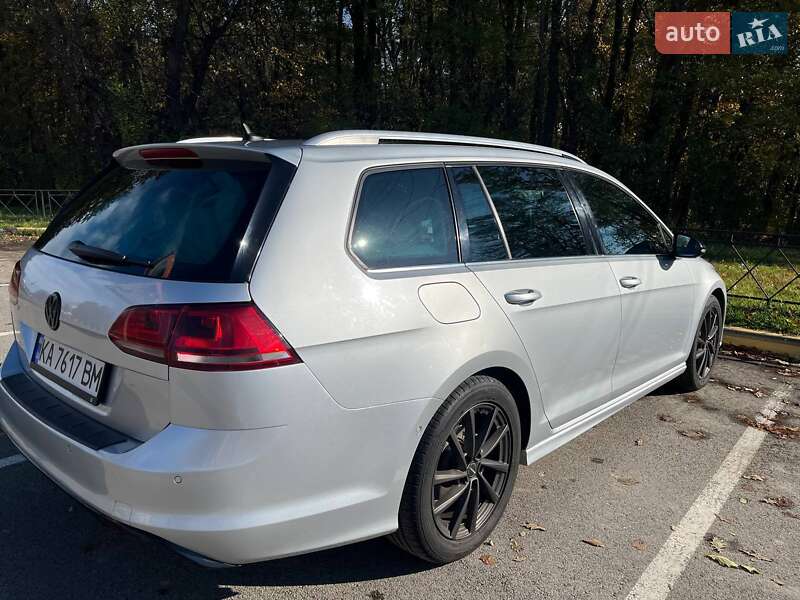 Универсал Volkswagen Golf 2016 в Киеве