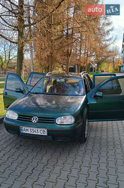 Універсал Volkswagen Golf 2002 в Звягелі