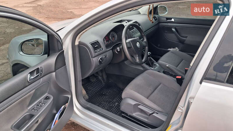 Хэтчбек Volkswagen Golf 2008 в Кривом Роге