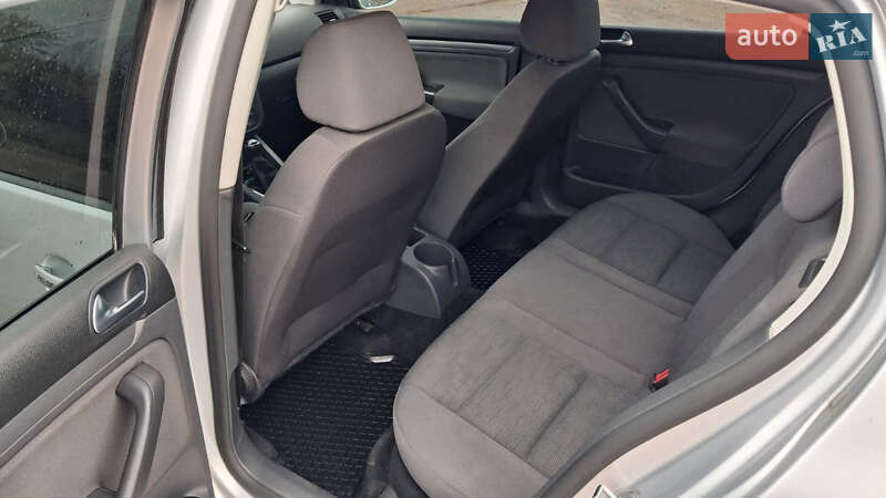 Хэтчбек Volkswagen Golf 2008 в Кривом Роге