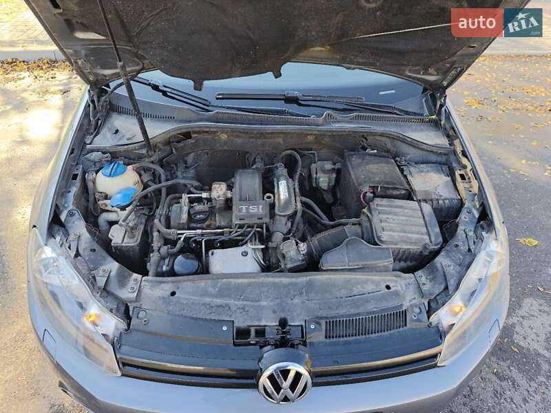 Хэтчбек Volkswagen Golf 2011 в Краматорске