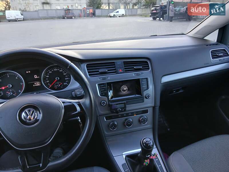 Универсал Volkswagen Golf 2015 в Лопатине