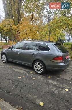 Универсал Volkswagen Golf 2012 в 