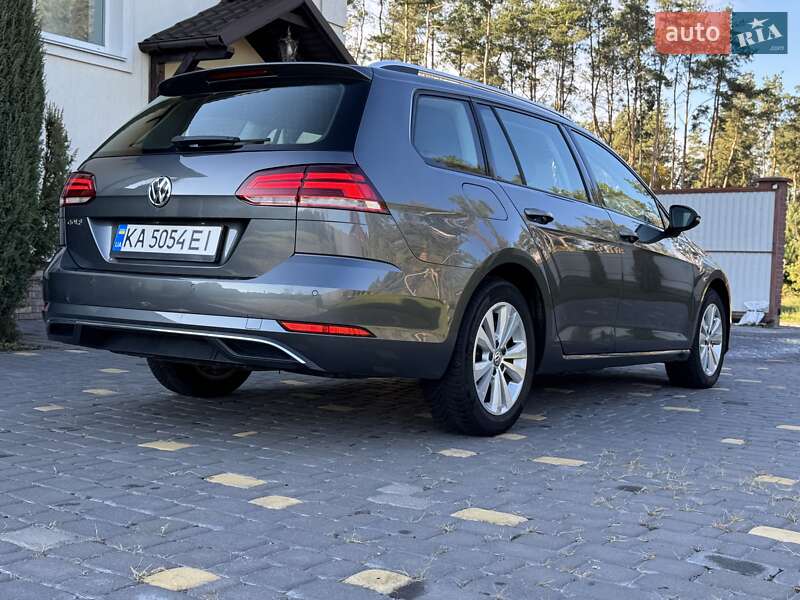 Універсал Volkswagen Golf 2018 в Києві