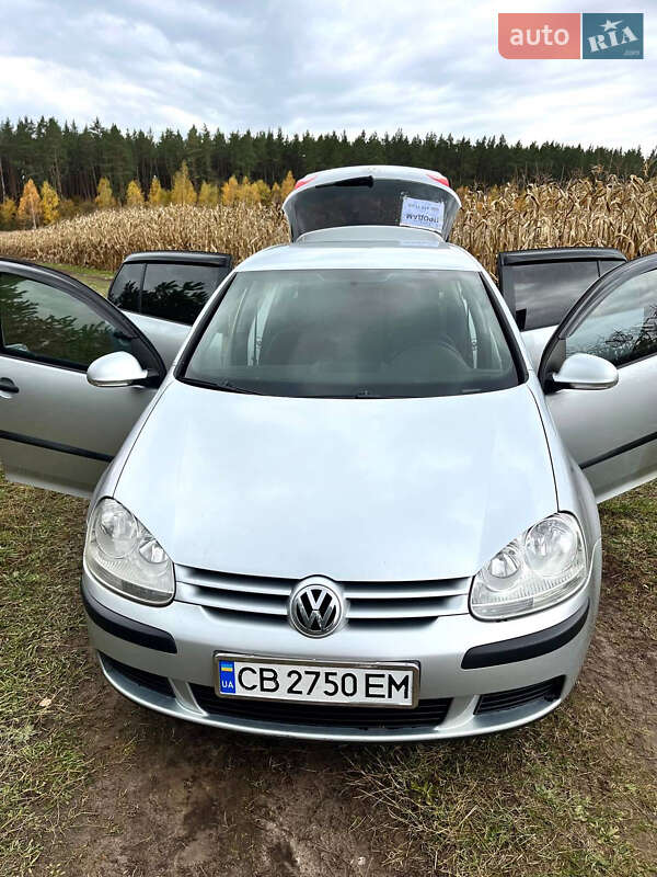 Хэтчбек Volkswagen Golf 2004 в Нежине