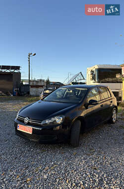 Хэтчбек Volkswagen Golf 2010 в 