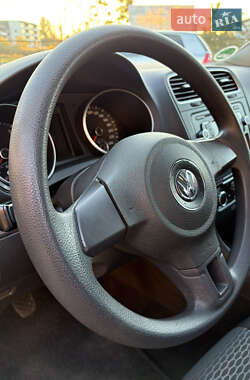 Хэтчбек Volkswagen Golf 2010 в 