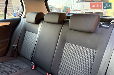 Хэтчбек Volkswagen Golf 2010 в 