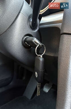 Хэтчбек Volkswagen Golf 2010 в 