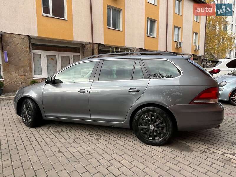 Універсал Volkswagen Golf 2012 в Львові