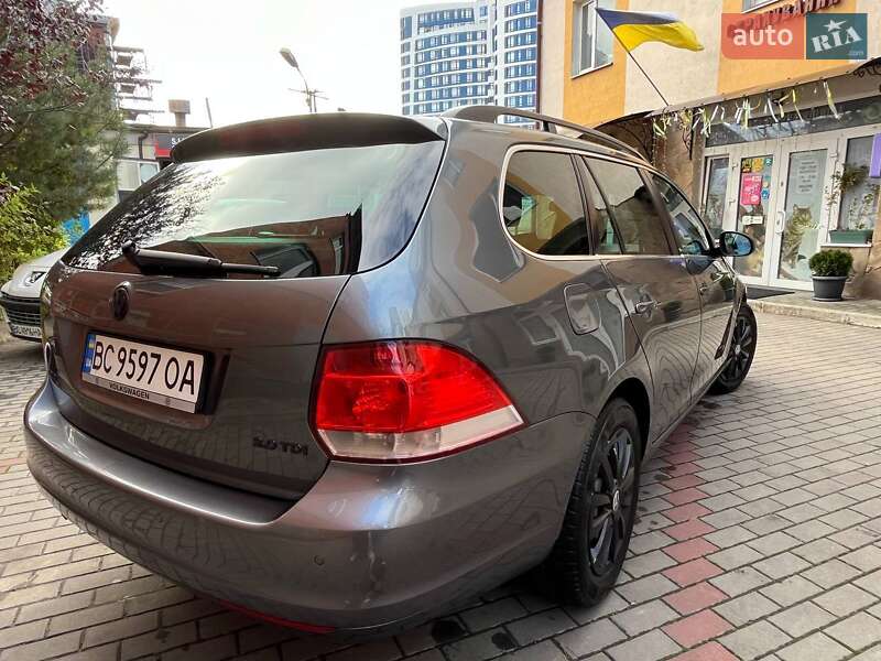 Універсал Volkswagen Golf 2012 в Львові