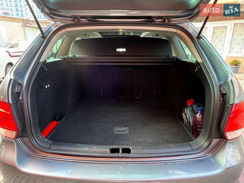 Універсал Volkswagen Golf 2012 в Львові