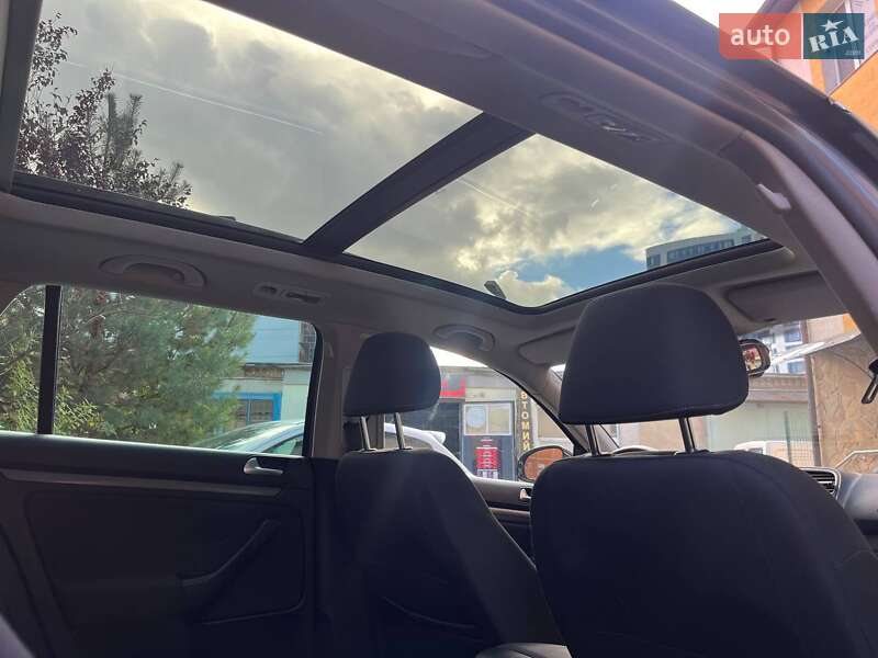 Універсал Volkswagen Golf 2012 в Львові