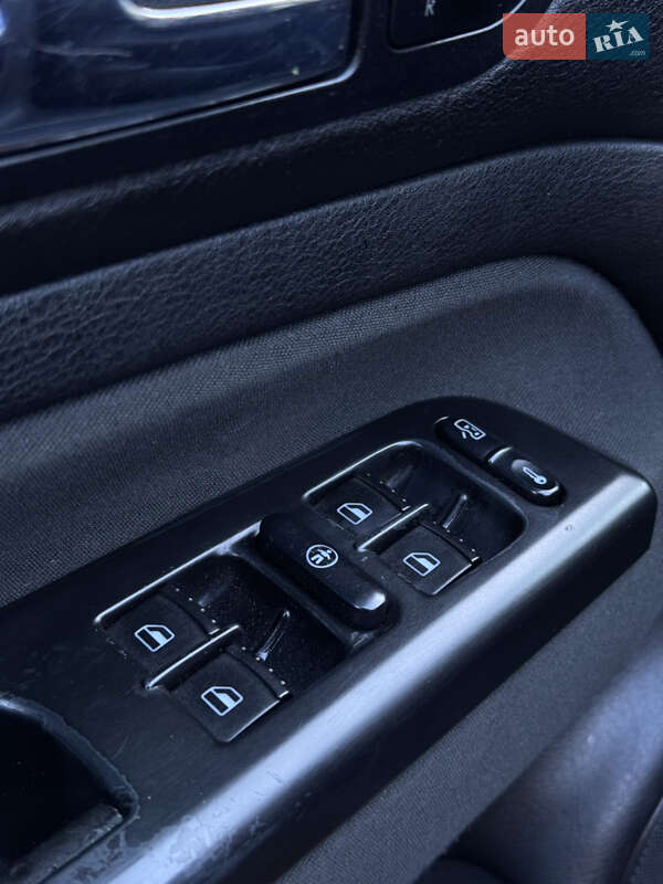 Універсал Volkswagen Golf 2001 в Чернігові