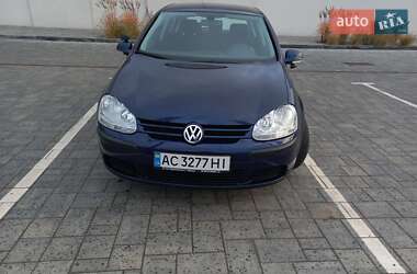 Хетчбек Volkswagen Golf 2004 в Луцьку