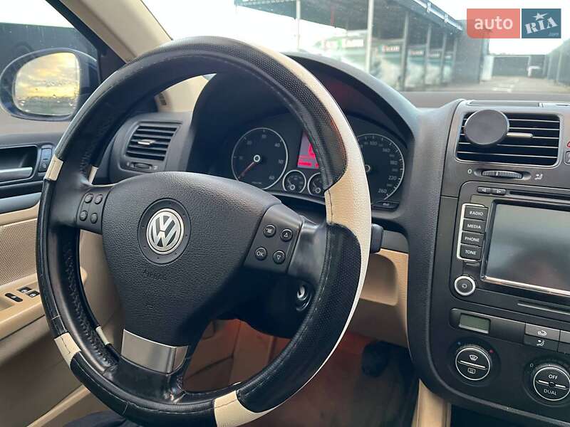 Універсал Volkswagen Golf 2008 в Львові