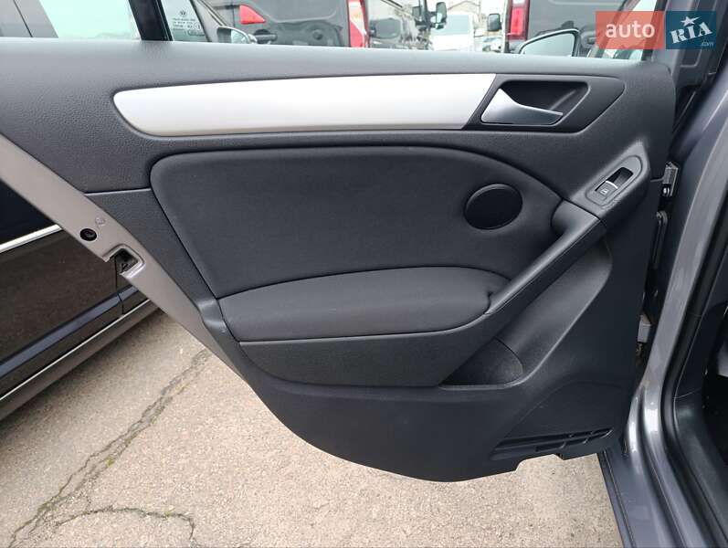 Хэтчбек Volkswagen Golf 2009 в Киеве фото 23 Хэтчбек Volkswagen Golf 2009 в Киеве