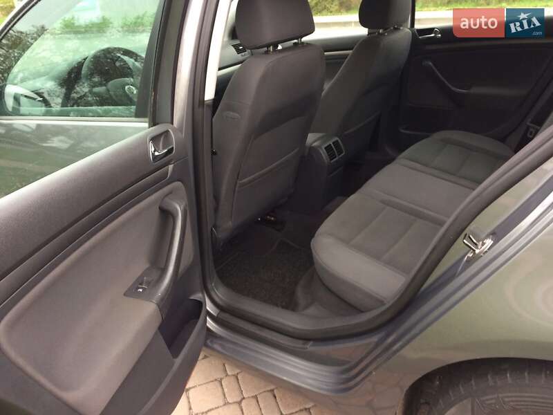 Хэтчбек Volkswagen Golf 2004 в Немирове фото 15 Хэтчбек Volkswagen Golf 2004 в Немирове