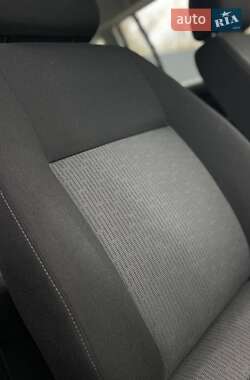 Универсал Volkswagen Golf 2004 в  фото 23 Универсал Volkswagen Golf 2004 в