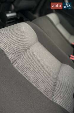 Универсал Volkswagen Golf 2004 в  фото 39 Универсал Volkswagen Golf 2004 в