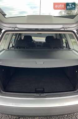 Универсал Volkswagen Golf 2004 в  фото 42 Универсал Volkswagen Golf 2004 в