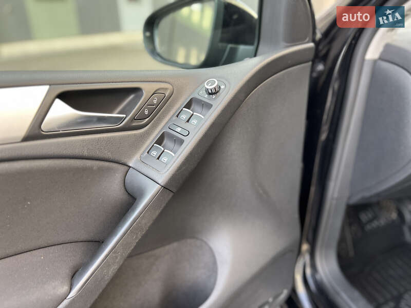 Хетчбек Volkswagen Golf 2009 в Івано-Франківську