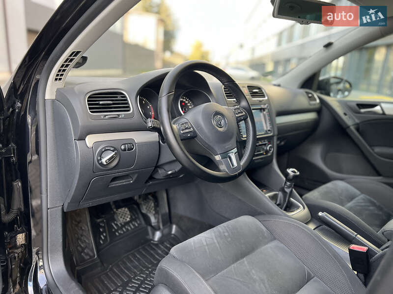 Хетчбек Volkswagen Golf 2009 в Івано-Франківську