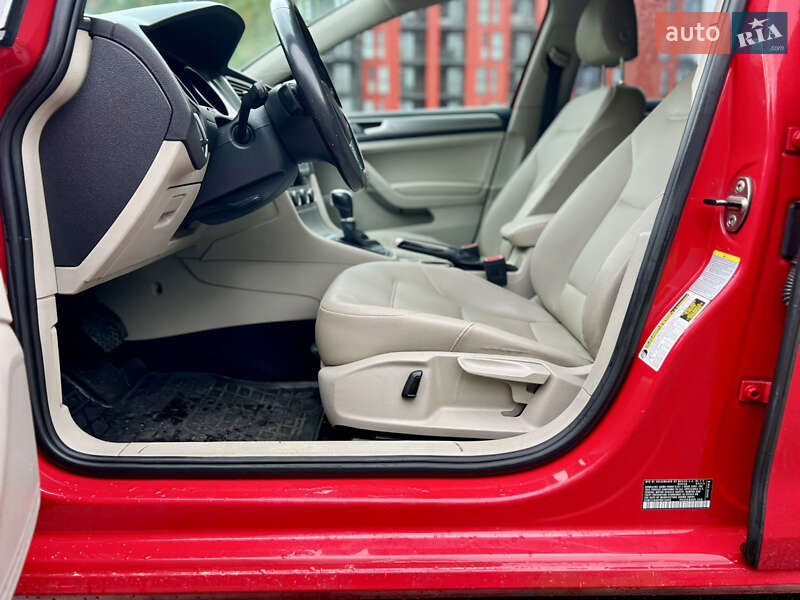 Універсал Volkswagen Golf 2015 в Львові