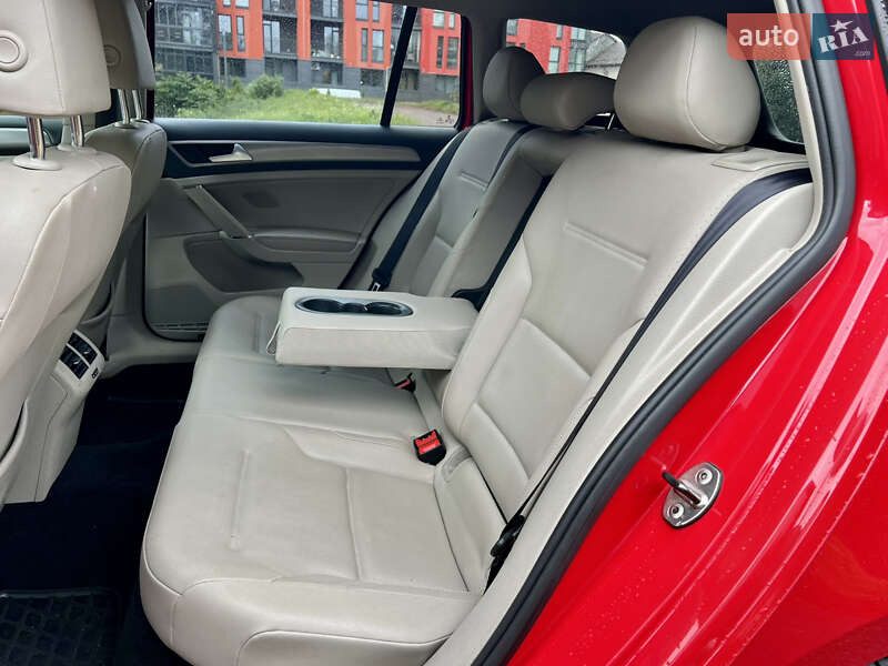 Універсал Volkswagen Golf 2015 в Львові