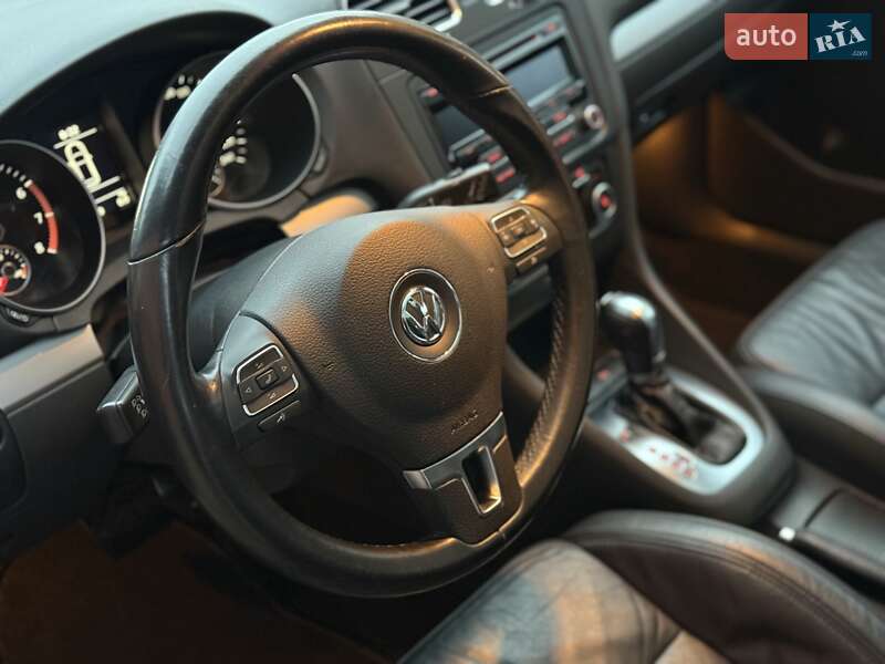 Универсал Volkswagen Golf 2012 в Сарнах