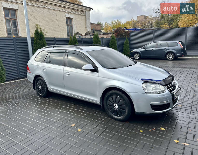 Універсал Volkswagen Golf 2009 в Черкасах