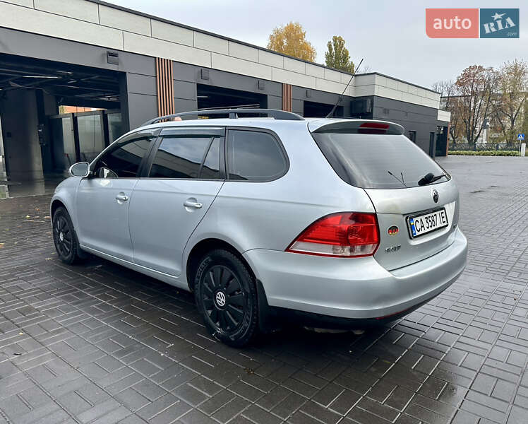 Універсал Volkswagen Golf 2009 в Черкасах