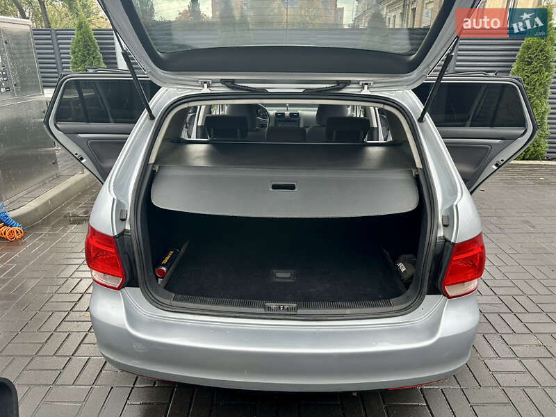 Універсал Volkswagen Golf 2009 в Черкасах