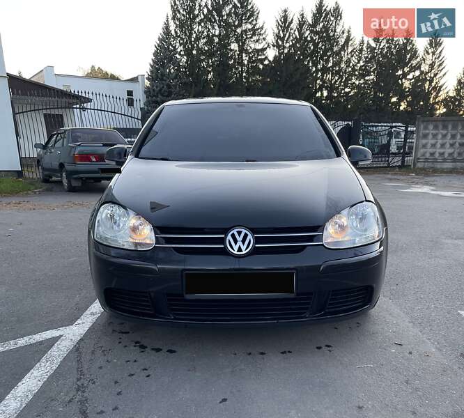 Хэтчбек Volkswagen Golf 2005 в Виннице