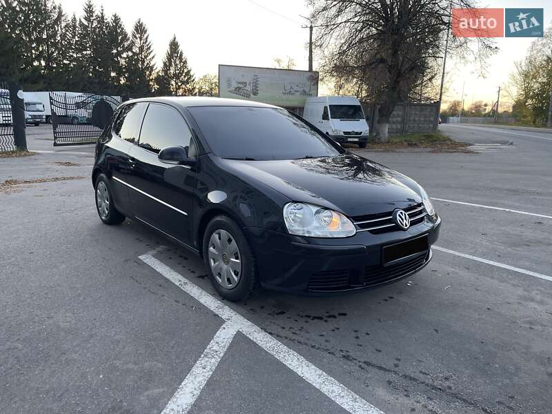 Хэтчбек Volkswagen Golf 2005 в Виннице