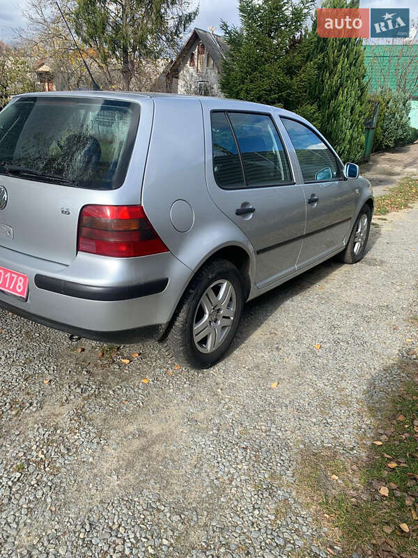 Хэтчбек Volkswagen Golf 2001 в Житомире
