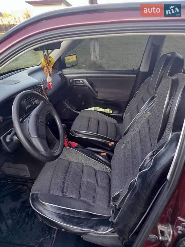 Хэтчбек Volkswagen Golf 1995 в Буденце