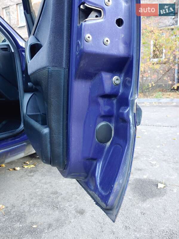 Хэтчбек Volkswagen Golf 1995 в Киеве