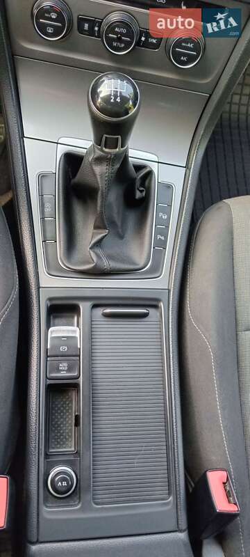 Універсал Volkswagen Golf 2014 в Миколаєві