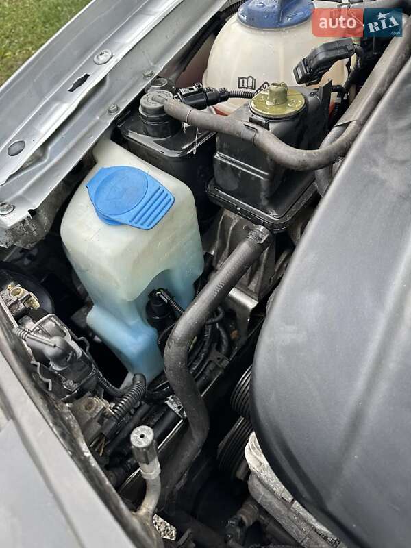 Хетчбек Volkswagen Golf 2002 в Хмельницькому фото 16 Хетчбек Volkswagen Golf 2002 в Хмельницькому